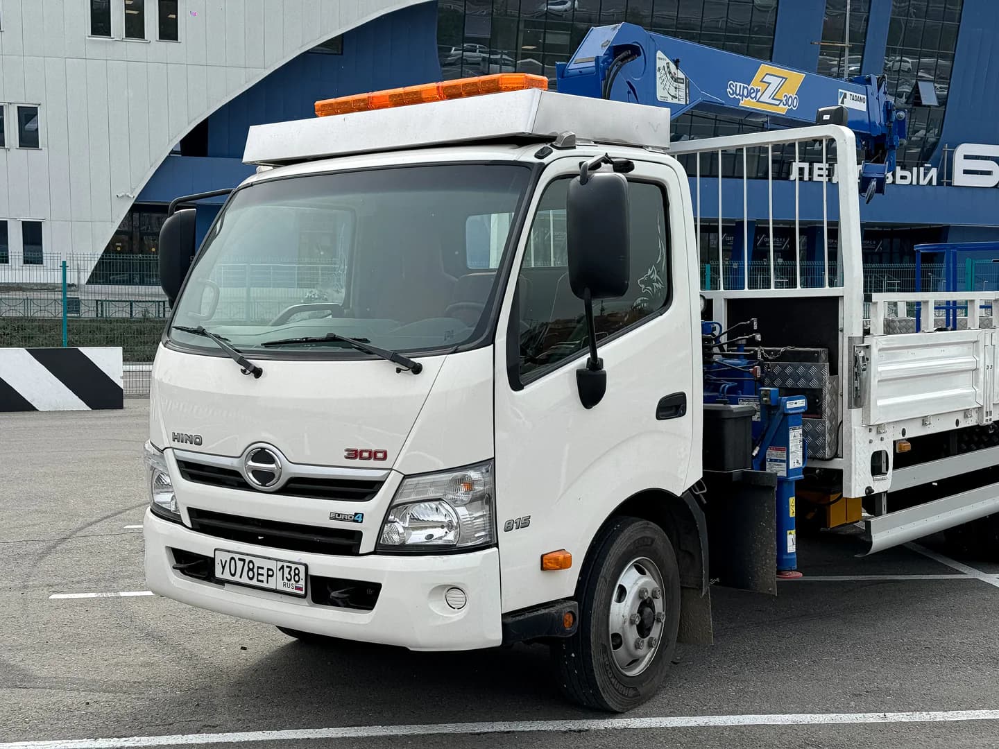 Toyota Hino 300, фотография 2