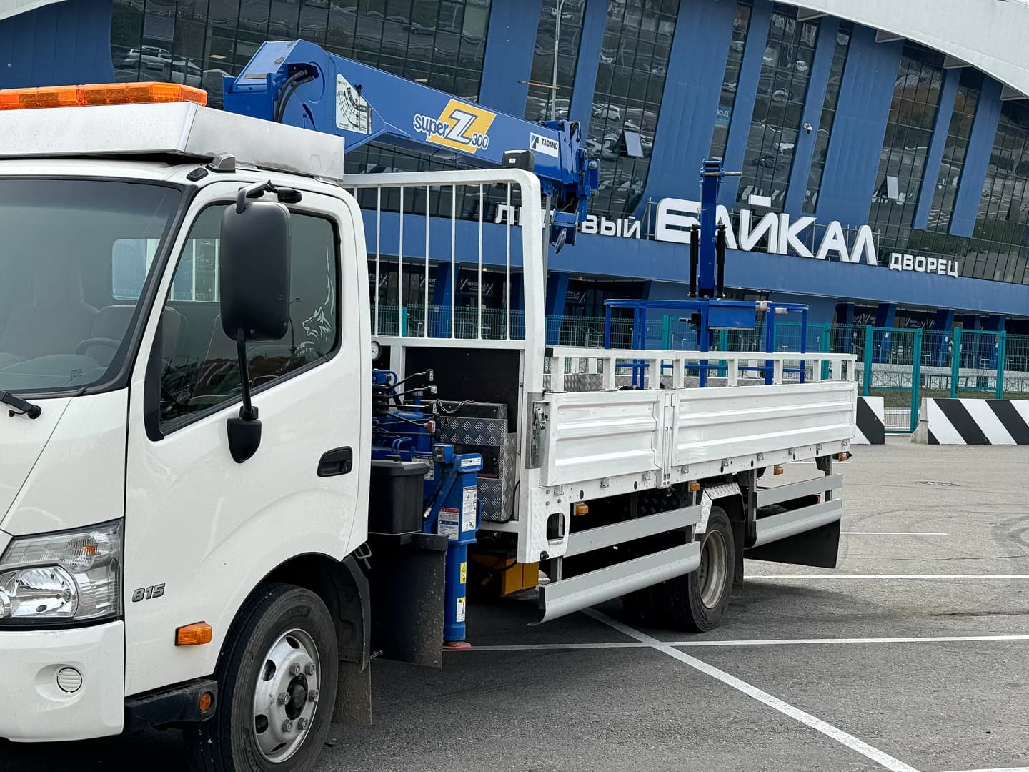 Toyota Hino 300, фотография 3