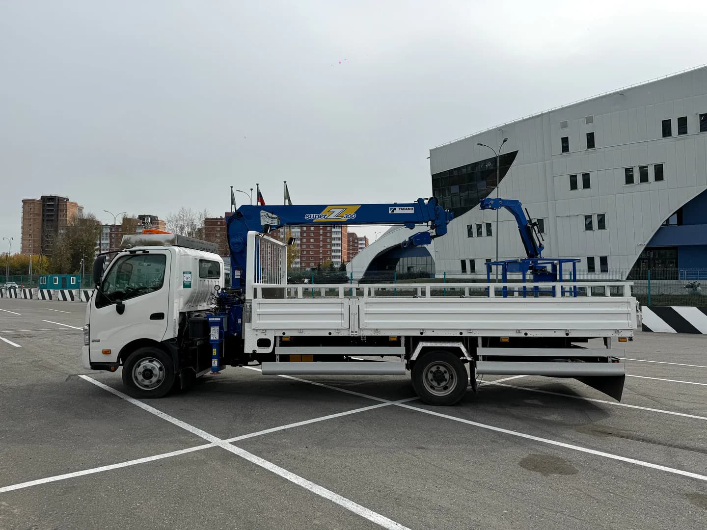 Toyota Hino 300, фотография 5