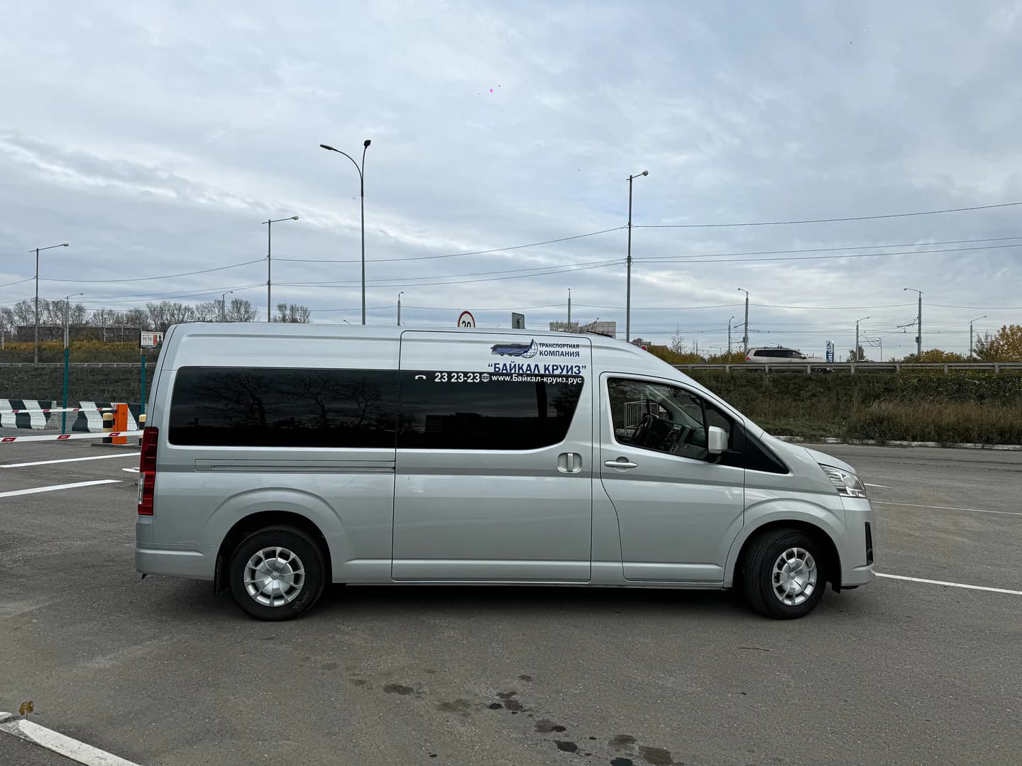 Toyota Hiace Premium, фотография 5